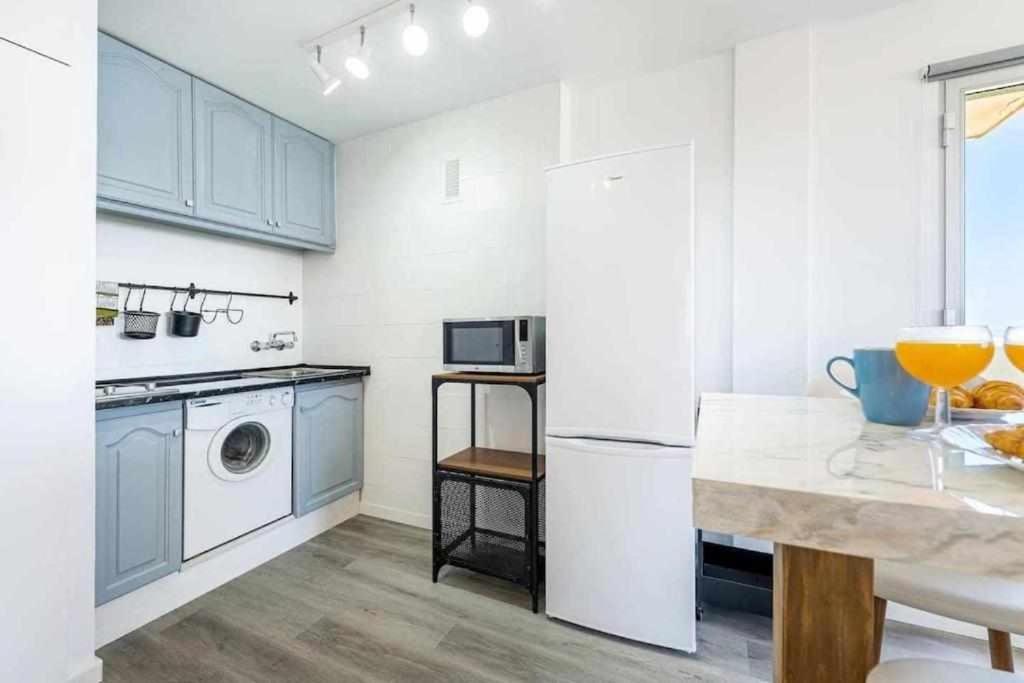 Benalbeach Apartamento Con Vistas Maravillosas Malaga Luaran gambar