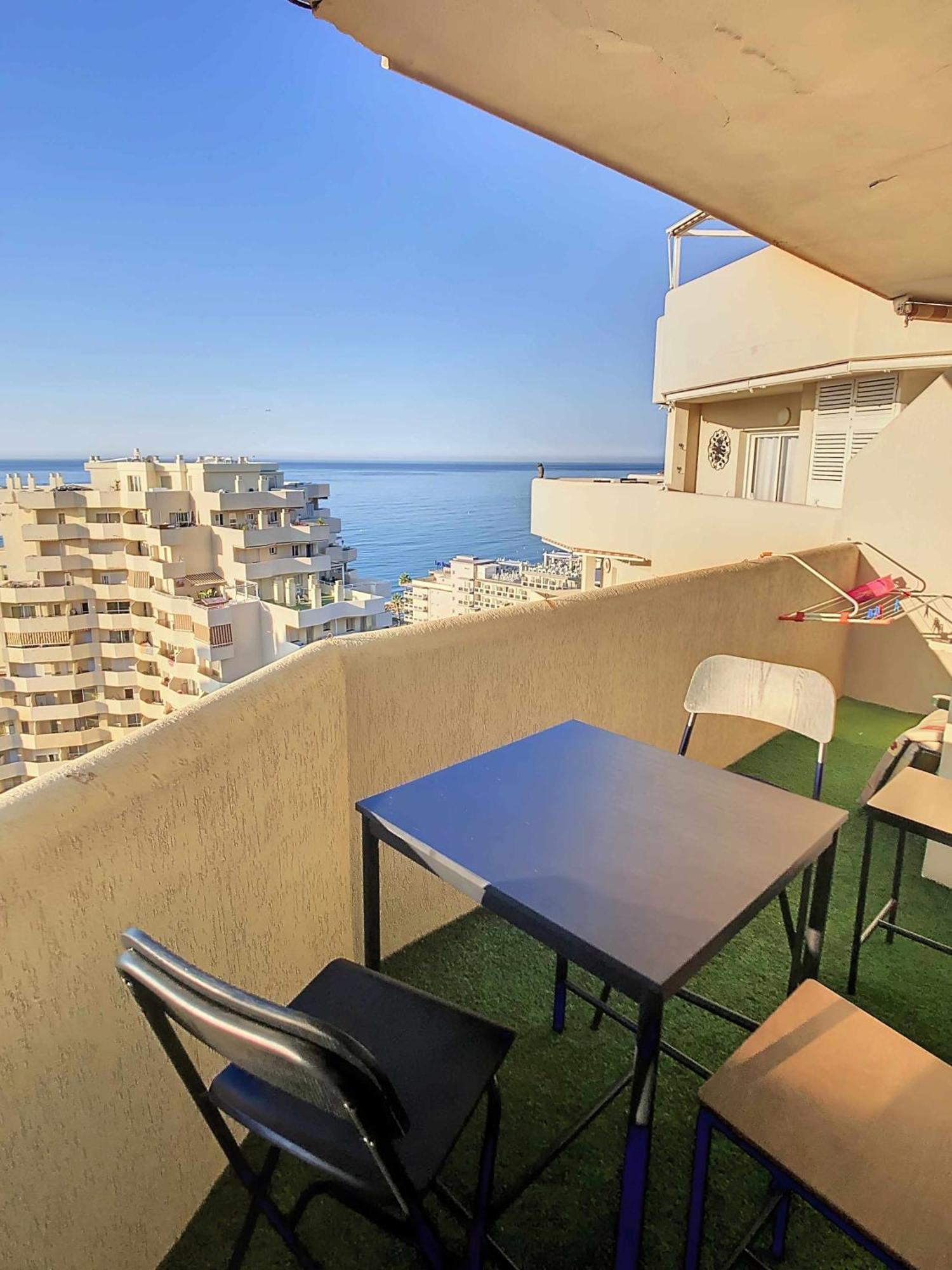Benalbeach Apartamento Con Vistas Maravillosas Malaga Luaran gambar