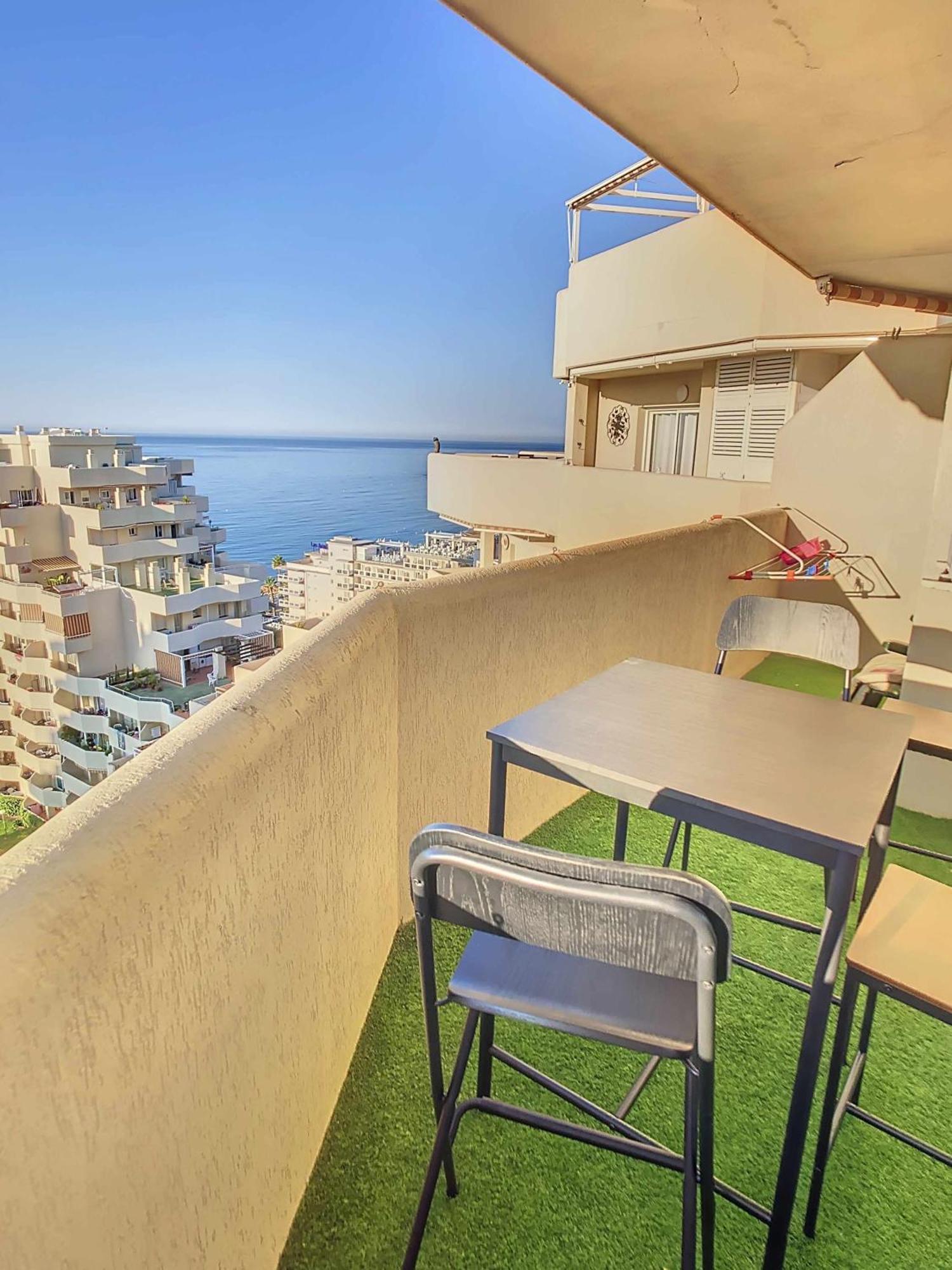 Benalbeach Apartamento Con Vistas Maravillosas Malaga Luaran gambar